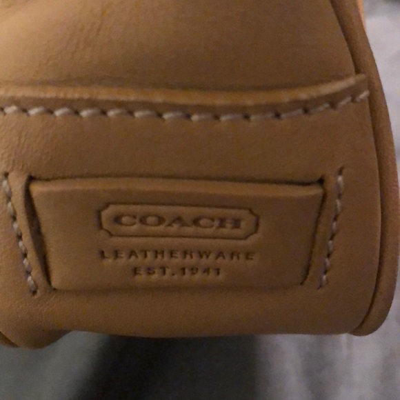 Leather Coach small handbag - Picture 3 of 5